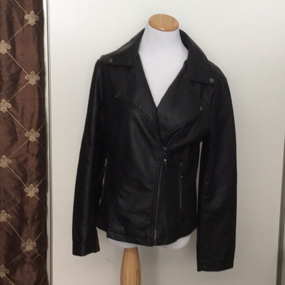 NWT MAX STUDIO Black Leatherette Moto Jacket